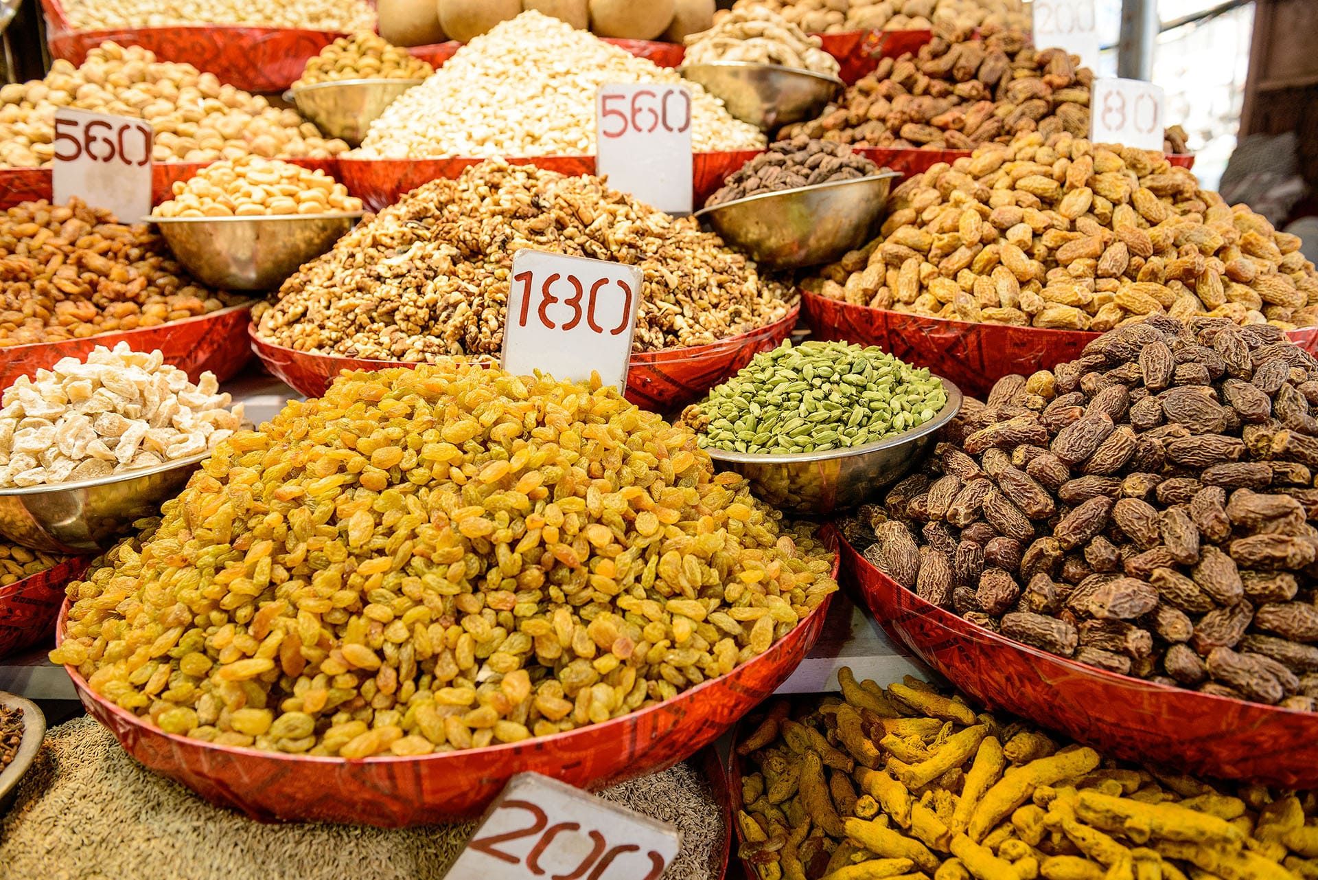 khari-baoli-spice-market-in-delhi-india